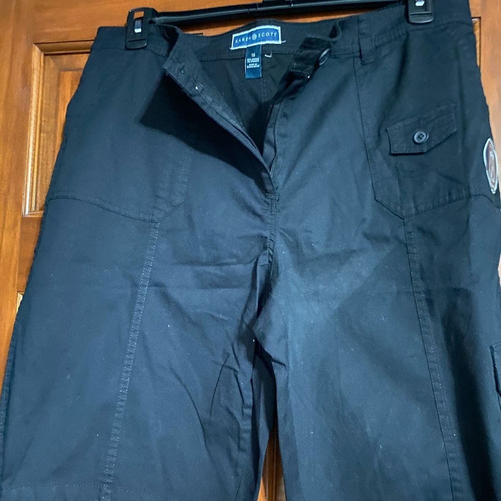 KAREN SCOTT KNEE LENGTH SHORTS